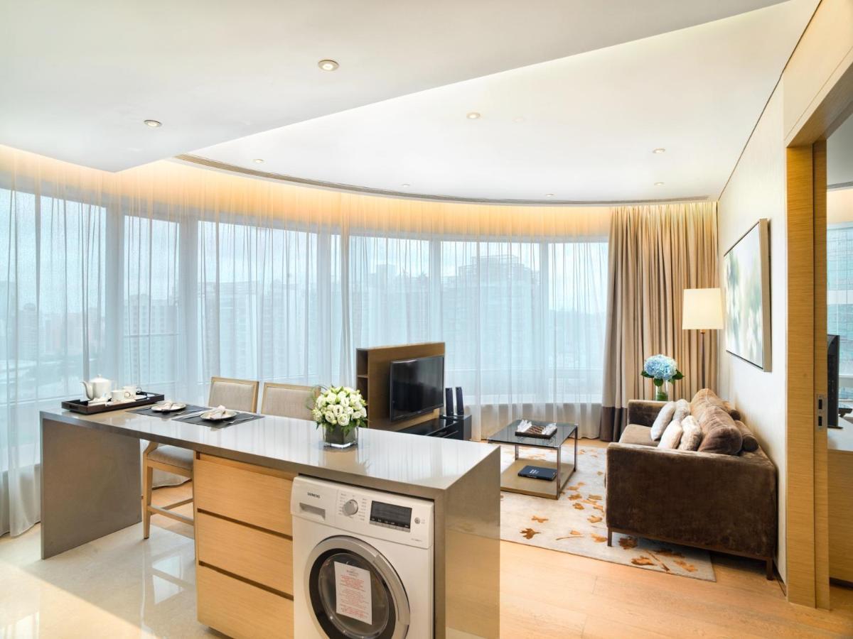 Deluxe One-Bedroom Suite