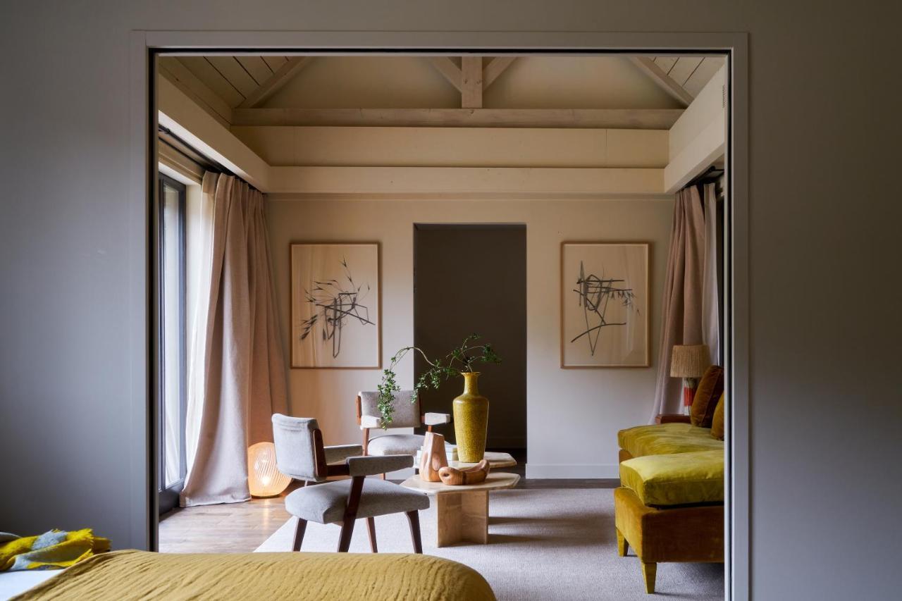 Suite,1544381689:JPEG