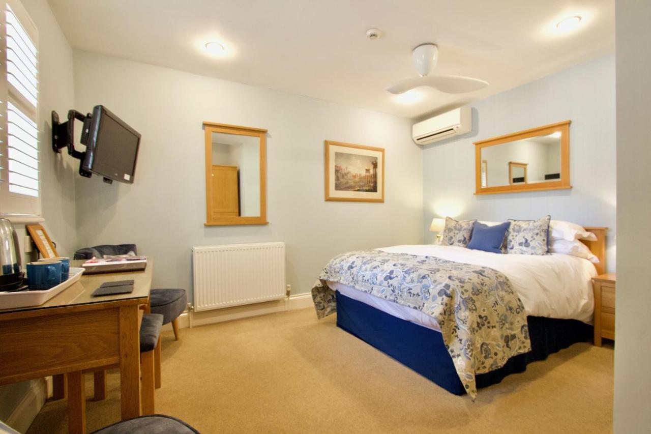Classic Double Room