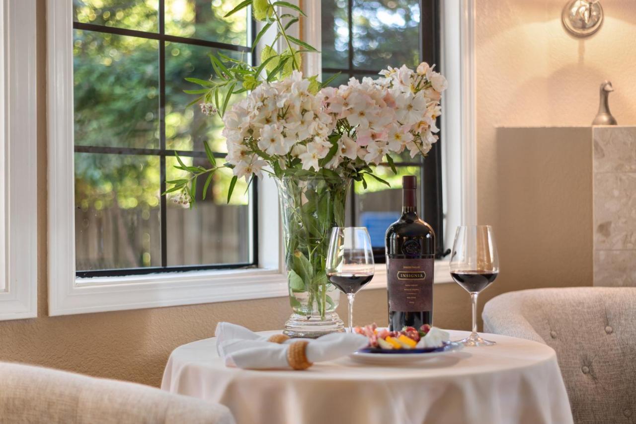 Deluxe King Room,1217671858:JPEG