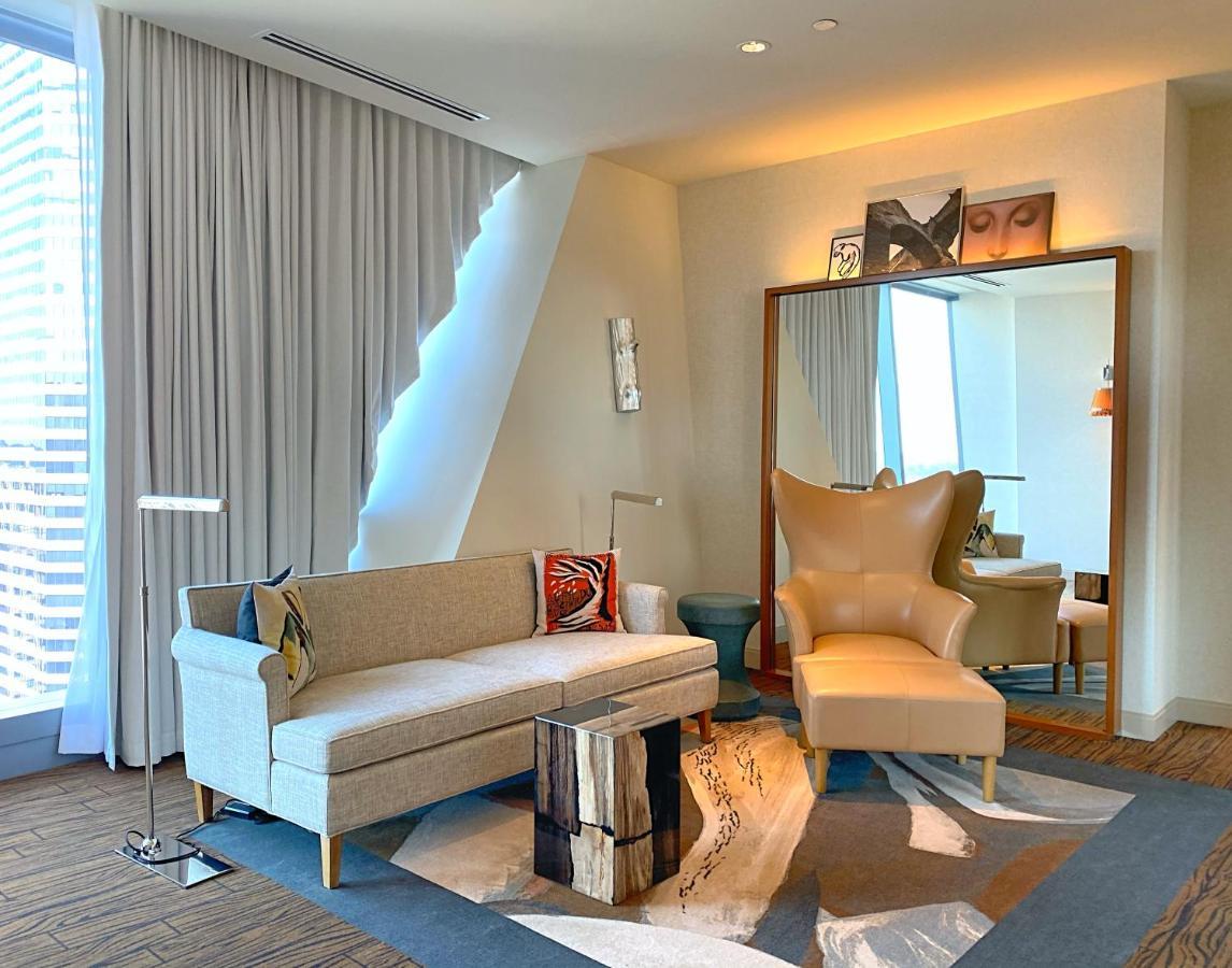 Deluxe King Suite