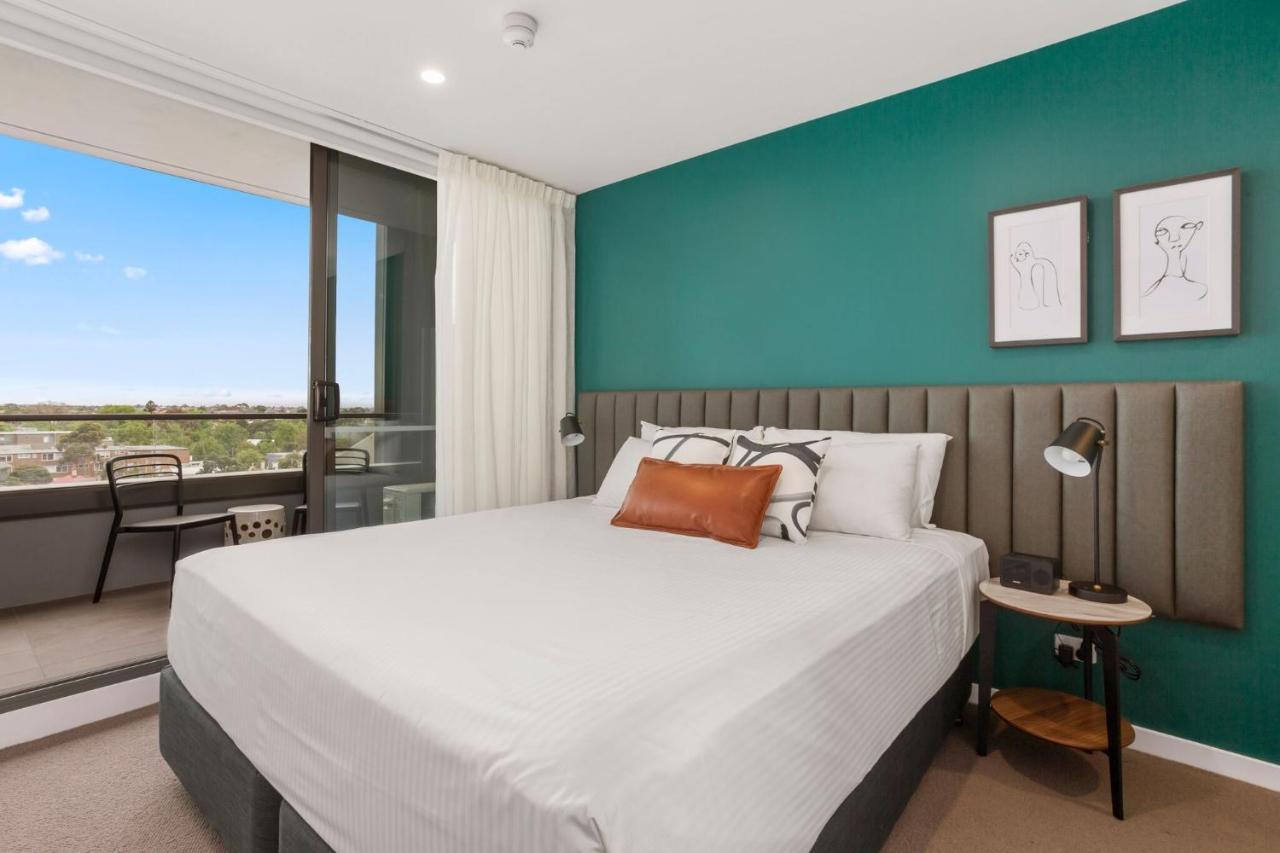 Premium One-Bedroom Apartment with King Bed and Balcony