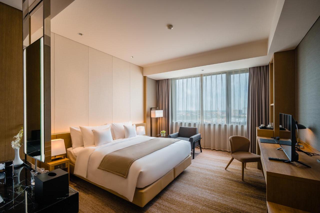 Club King Room