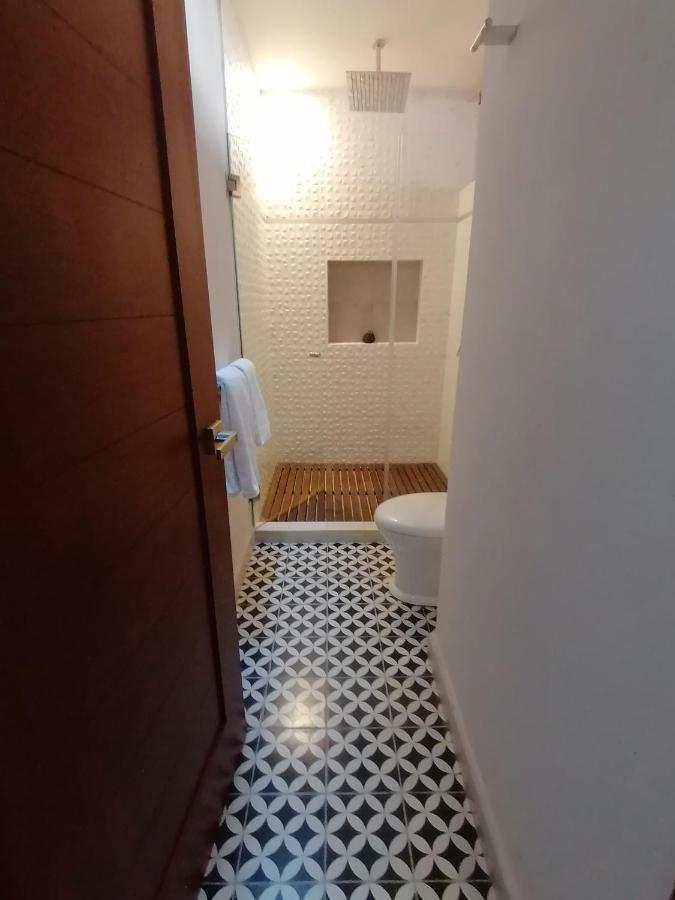 Executive Suite,1352617822:JPEG