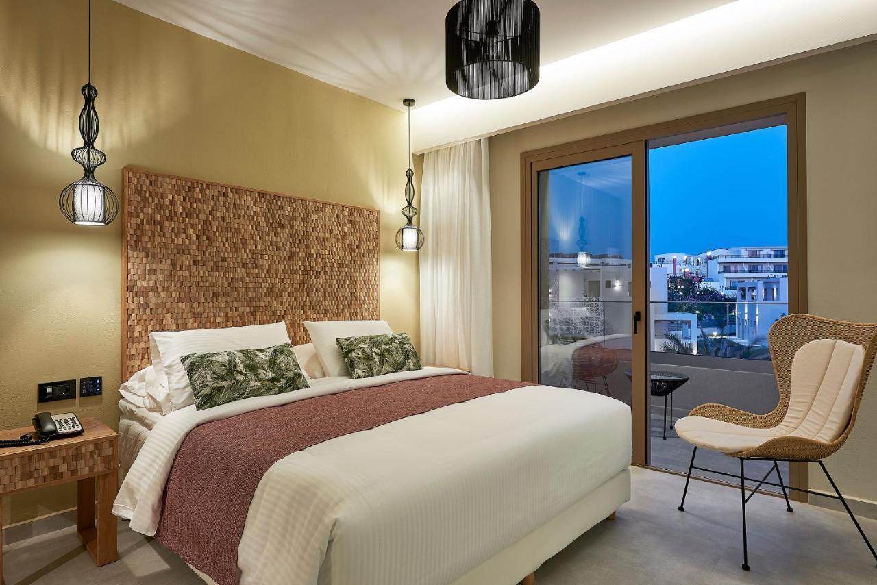 Cozy Double Room Side Sea View