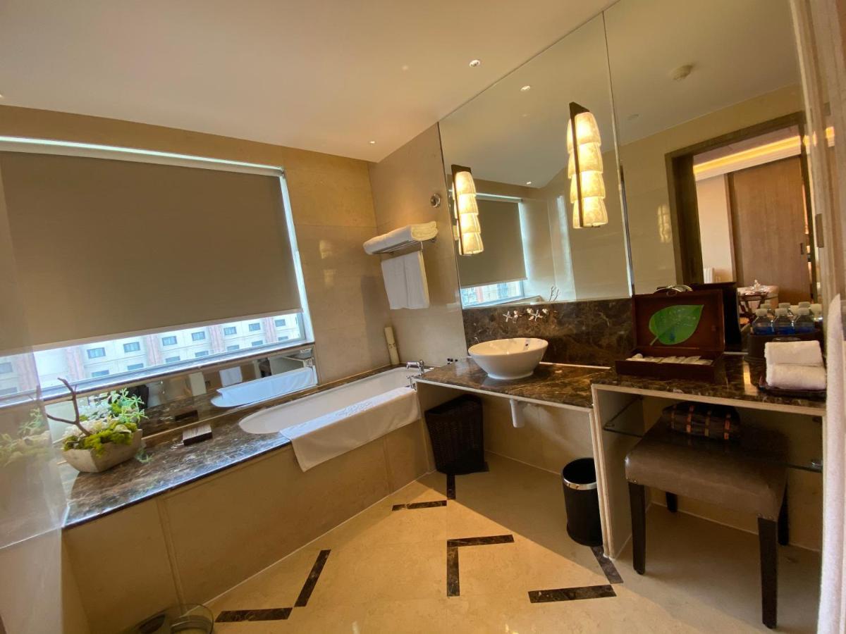 Tibetan Family Suite-Three people Tibetan Tea  free experience