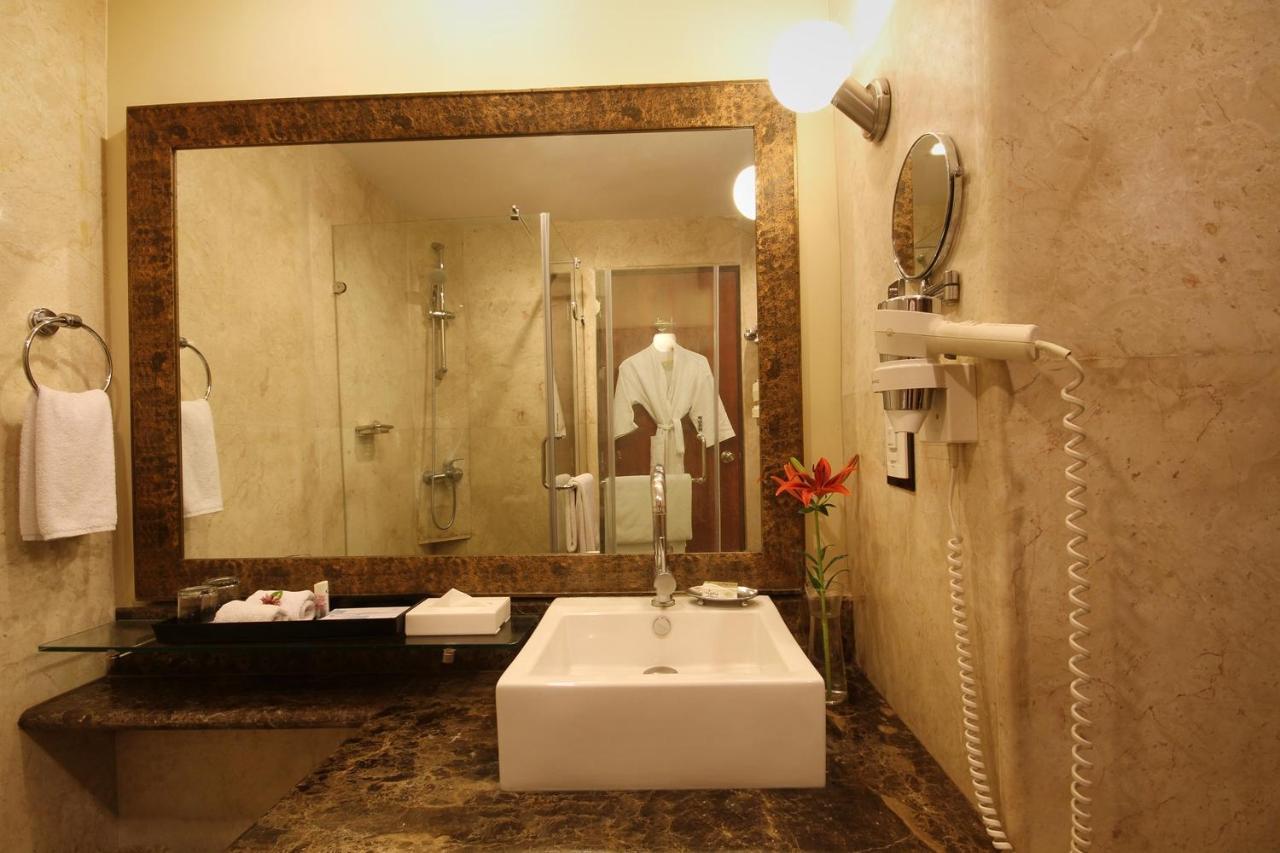 Executive Suit with Complimentary Mini bar ( Soft Drinks and Packed Snacks and will get replenished once per stay) and 15% off on session of Spa , 15% off on F&B Services( soft beverages only and excluding IRD ) , 15% off on laundry services and Enjo,1212946246:JPEG