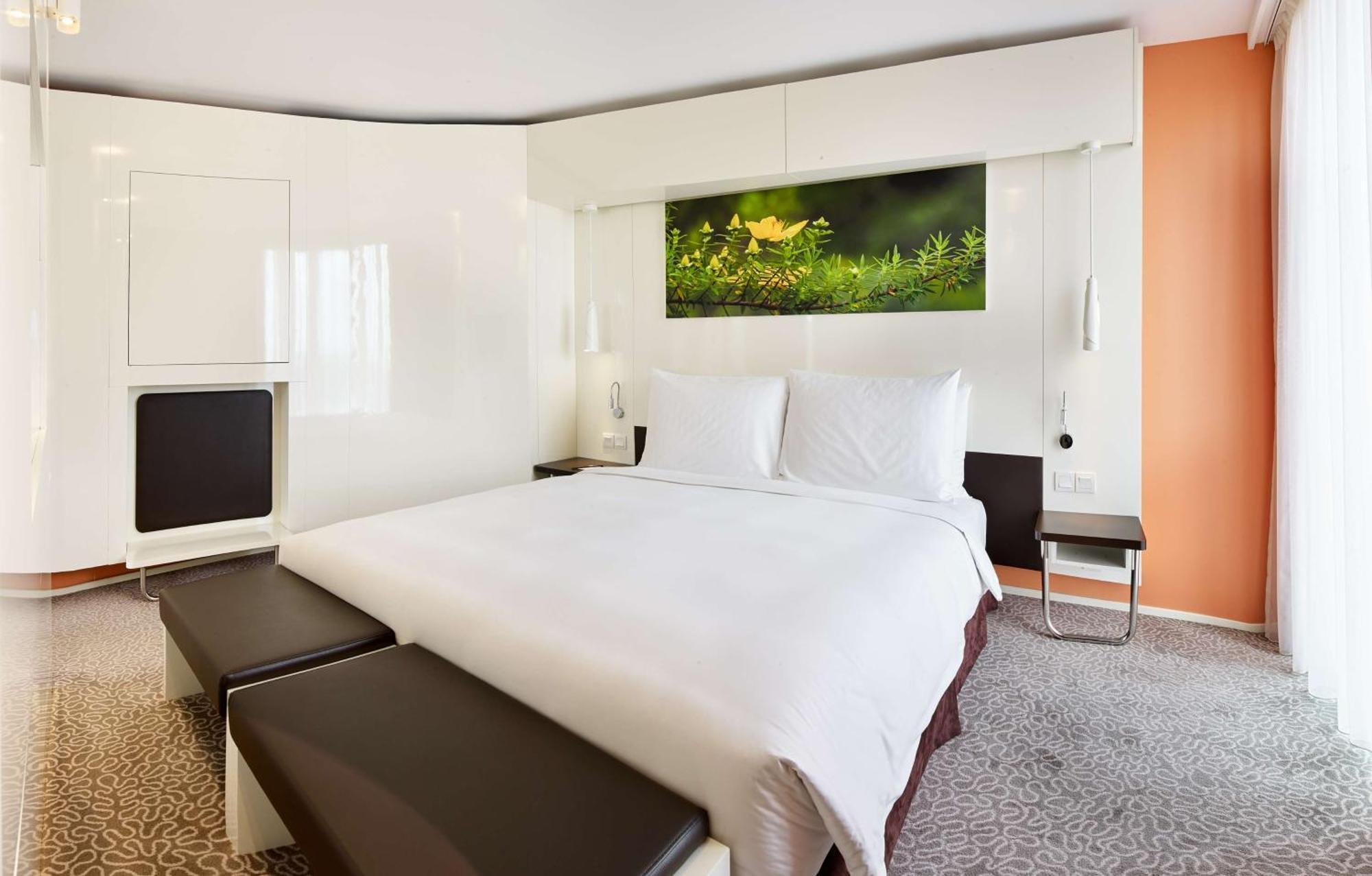 Executive Room Balcony Lounge Access