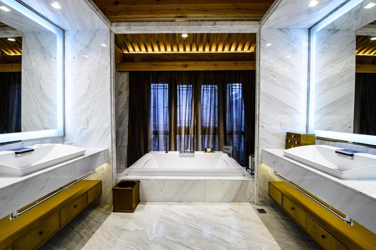 North Courtyard Deluxe Room