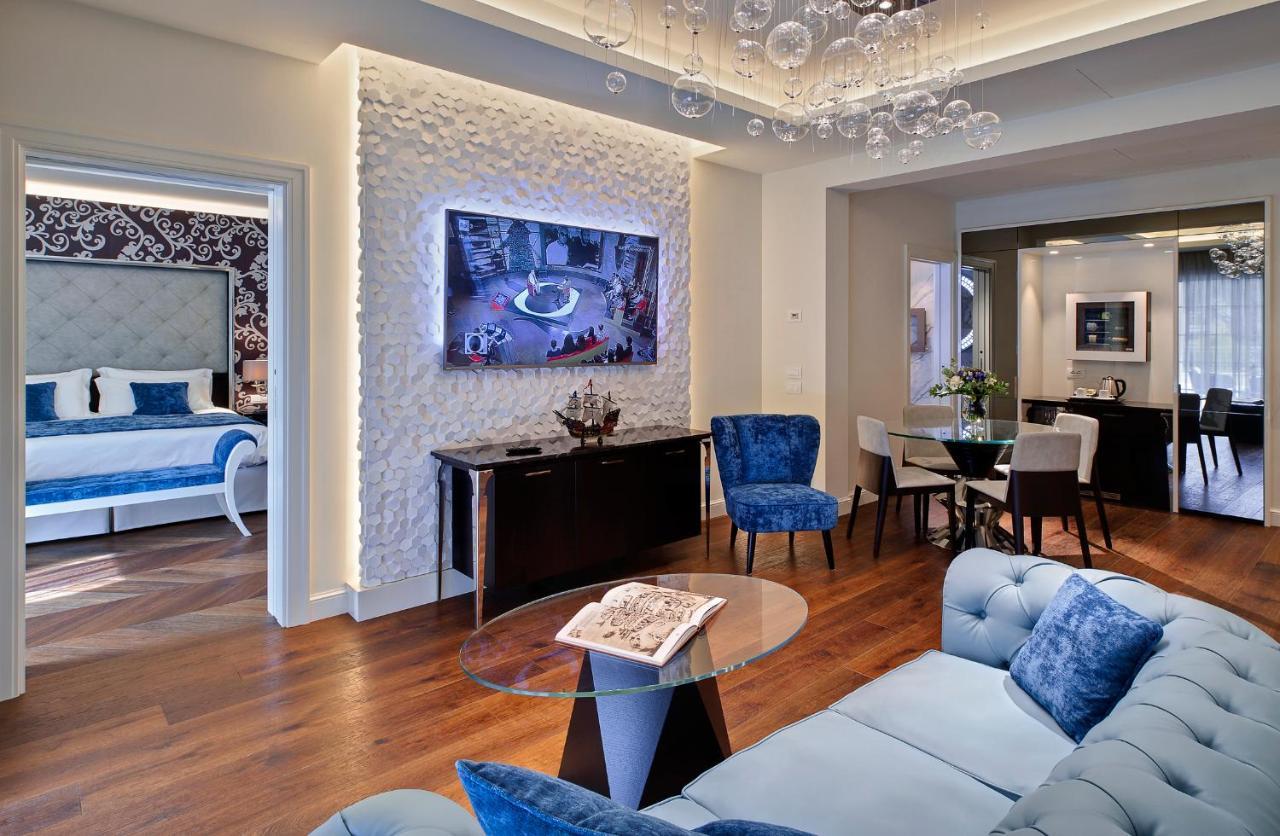 Queen Suite Spa Bath