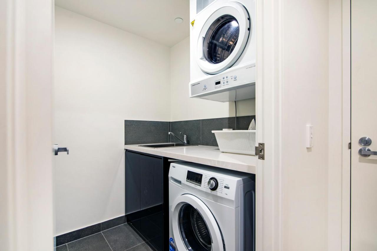 Three Bedroom Two Bathroom City View Apartment