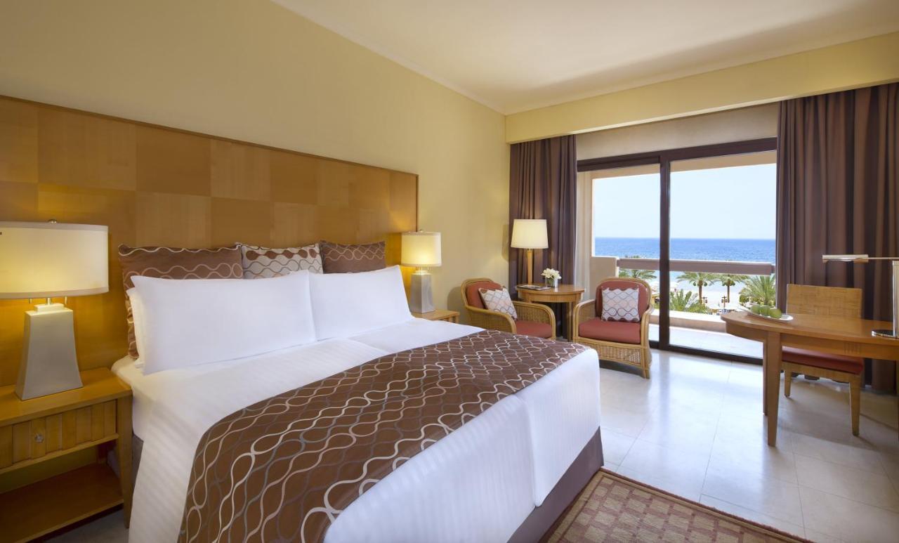 Premium Zimmer mit Kingsize-Bett und Meerblick