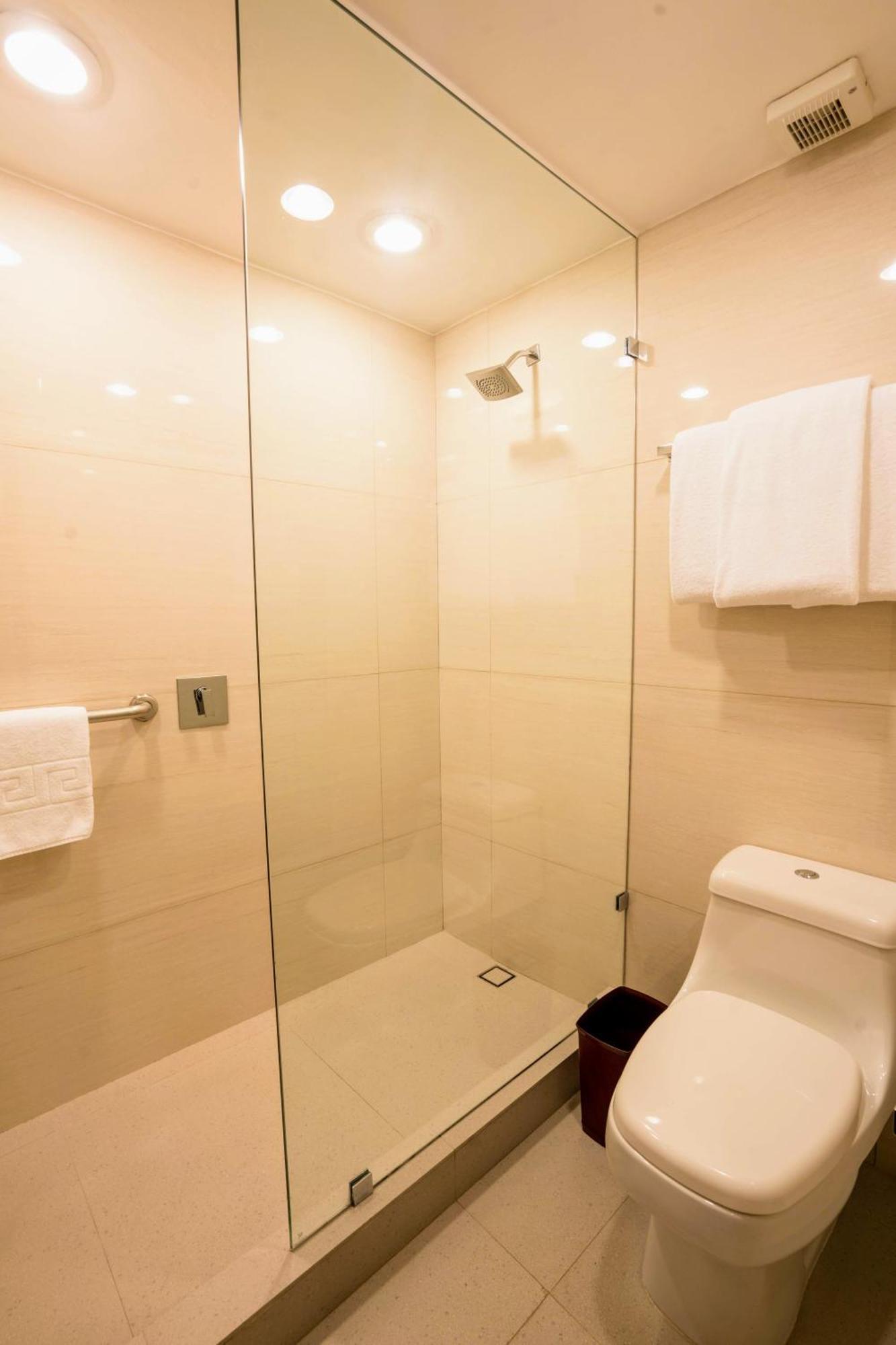 Superior Accessible Room with Garden View and Two Double Beds, Non-Smoking,1551534547:JPEG