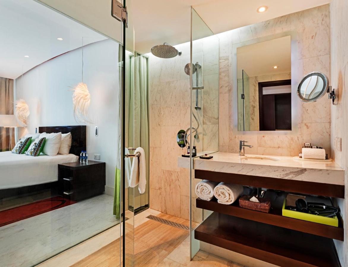 Deluxe Queen Room on Airport Transfers Spa service