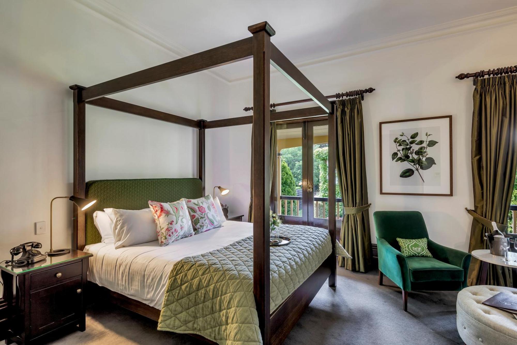 Superior King Room - Piccadilly Garden Room