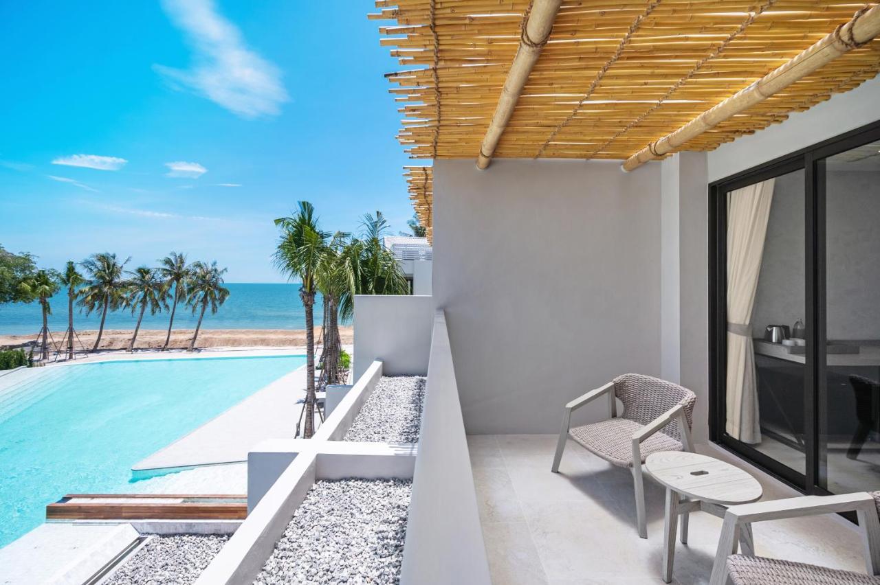 Deluxe King Room with Sea View,1021472098:JPEG