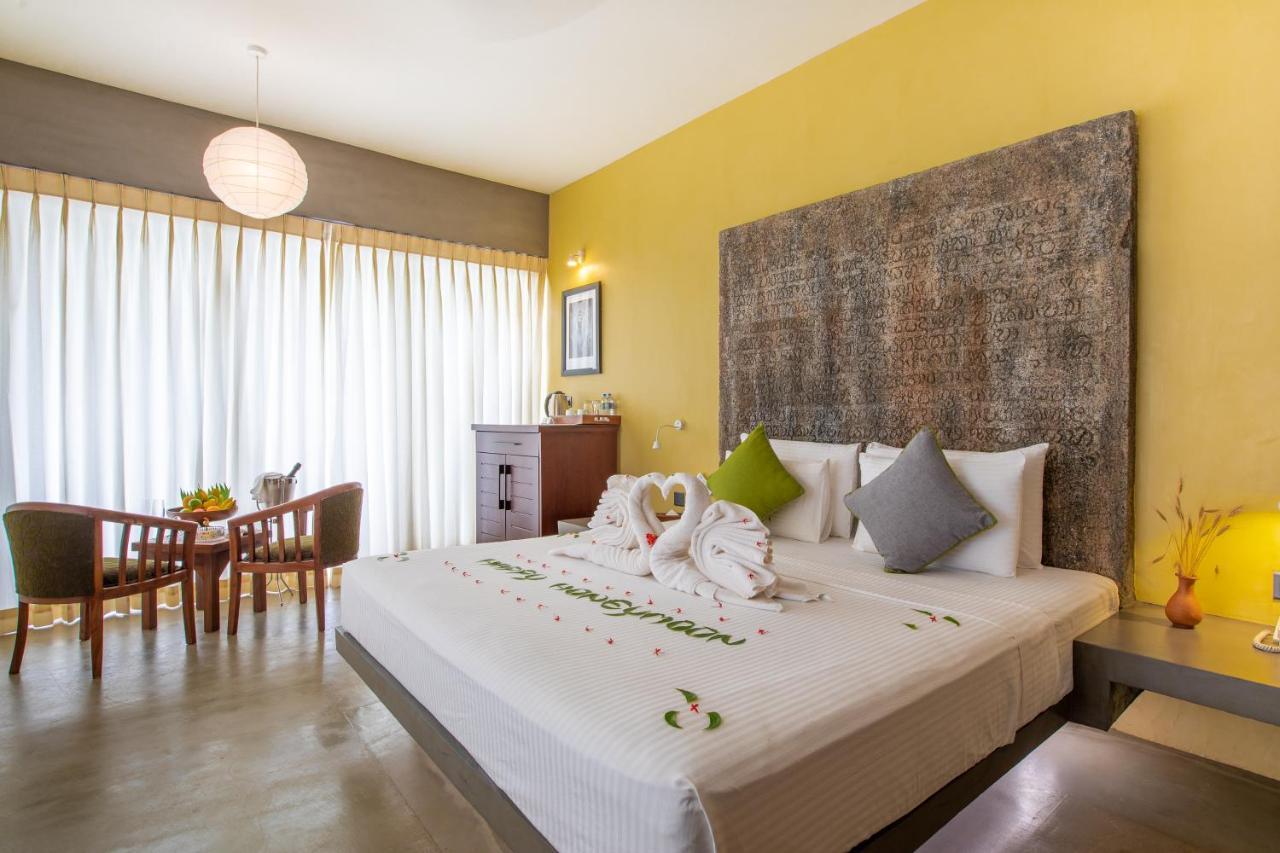 Deluxe King Suite