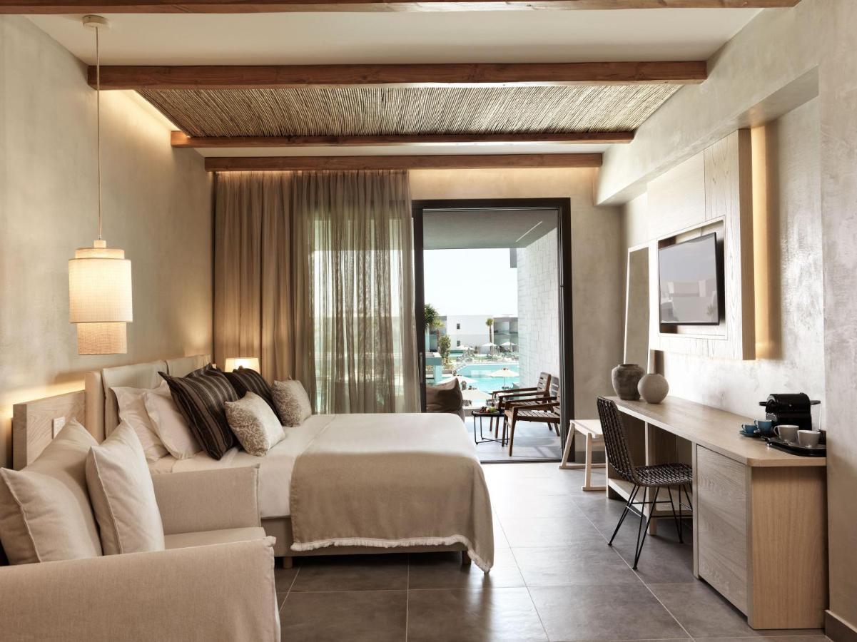 Twin or Double Room Pool View