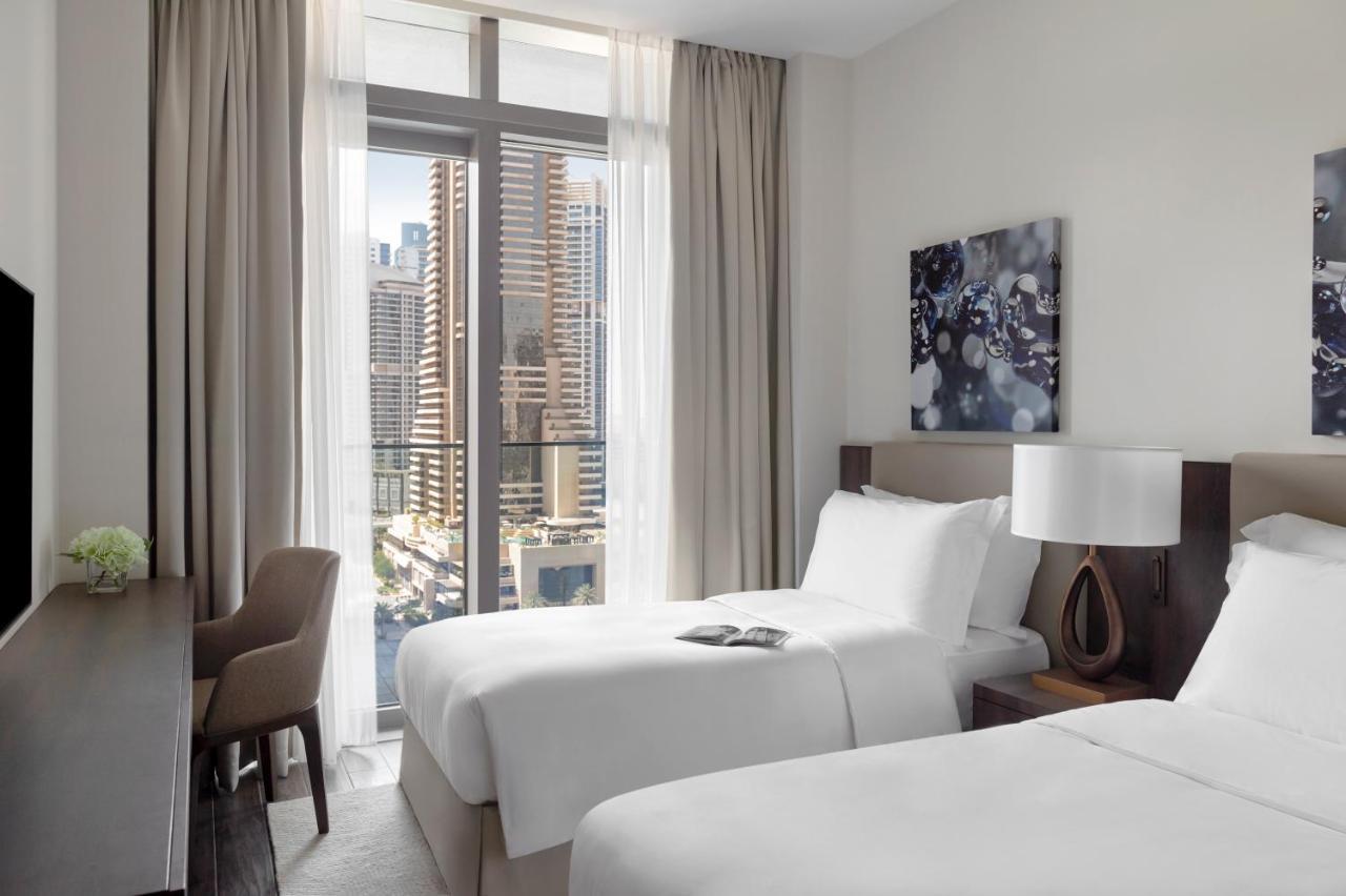 Premium Three Bedroom Suite Balcony & Marina View