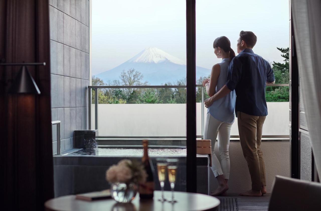 Premium King Hot Spring Guest room 1 King Mountain view