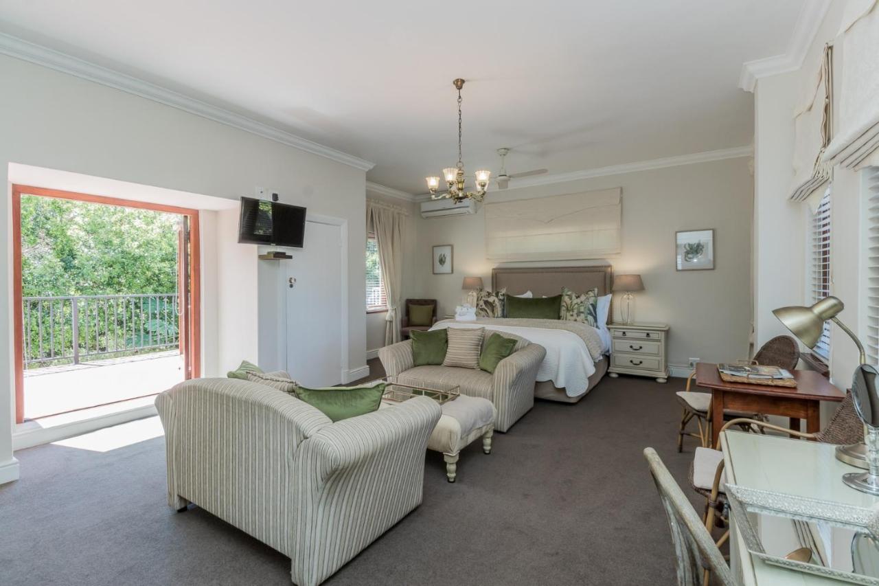 Executive Suite with Mountain View