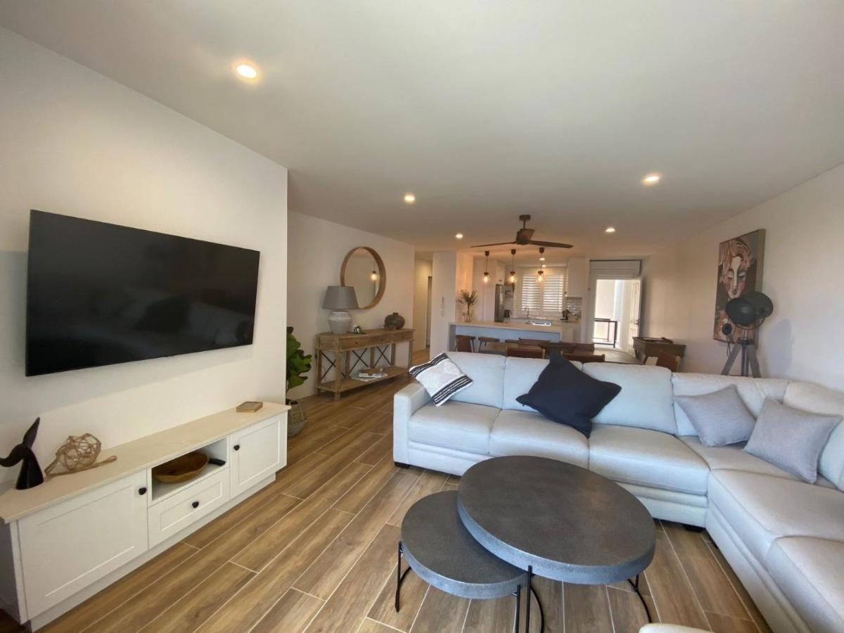 Superior Two-Bedroom Apartment Sea View Apt 16