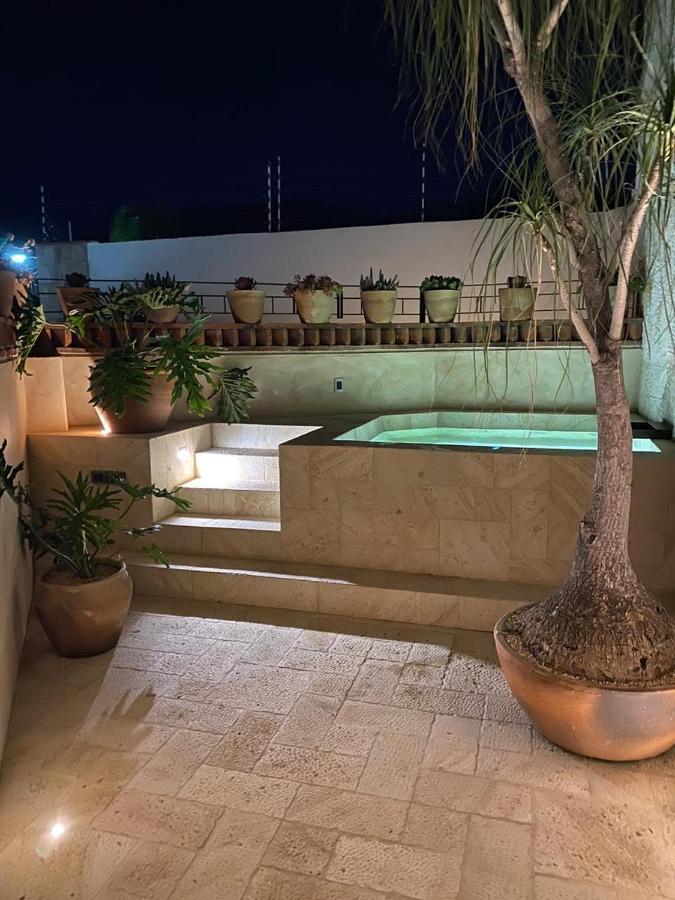 Deluxe Suite Spa Bath