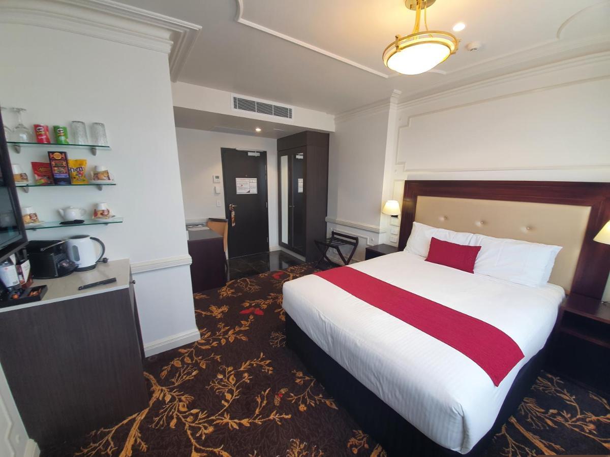 Luxury Queen Suite with Bath & Shower Ensuite,1689862078:JPEG