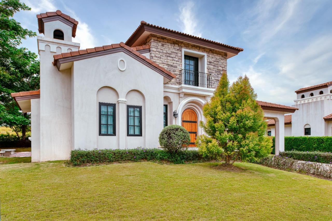 Two-Bedroom Garden Villa