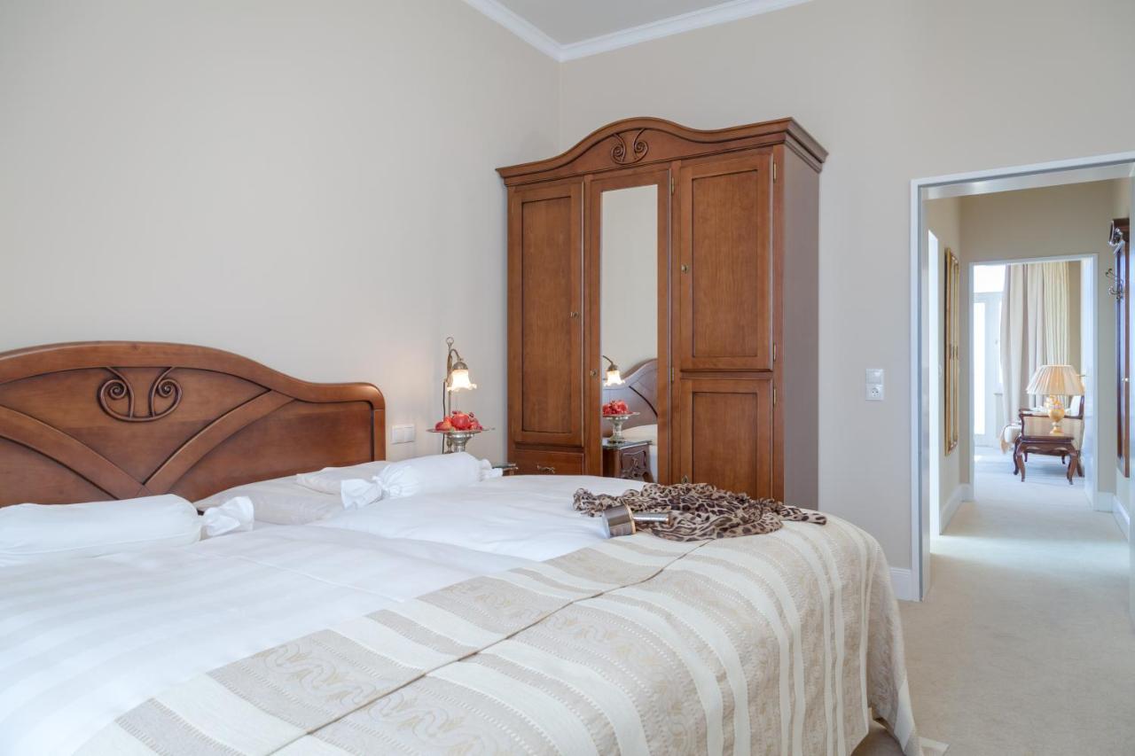 Suite Landside