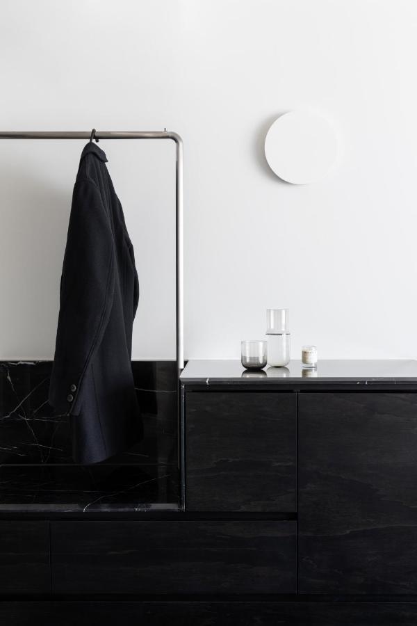 Lancemore King Room – complimentary drinks during hosted hour WiFi