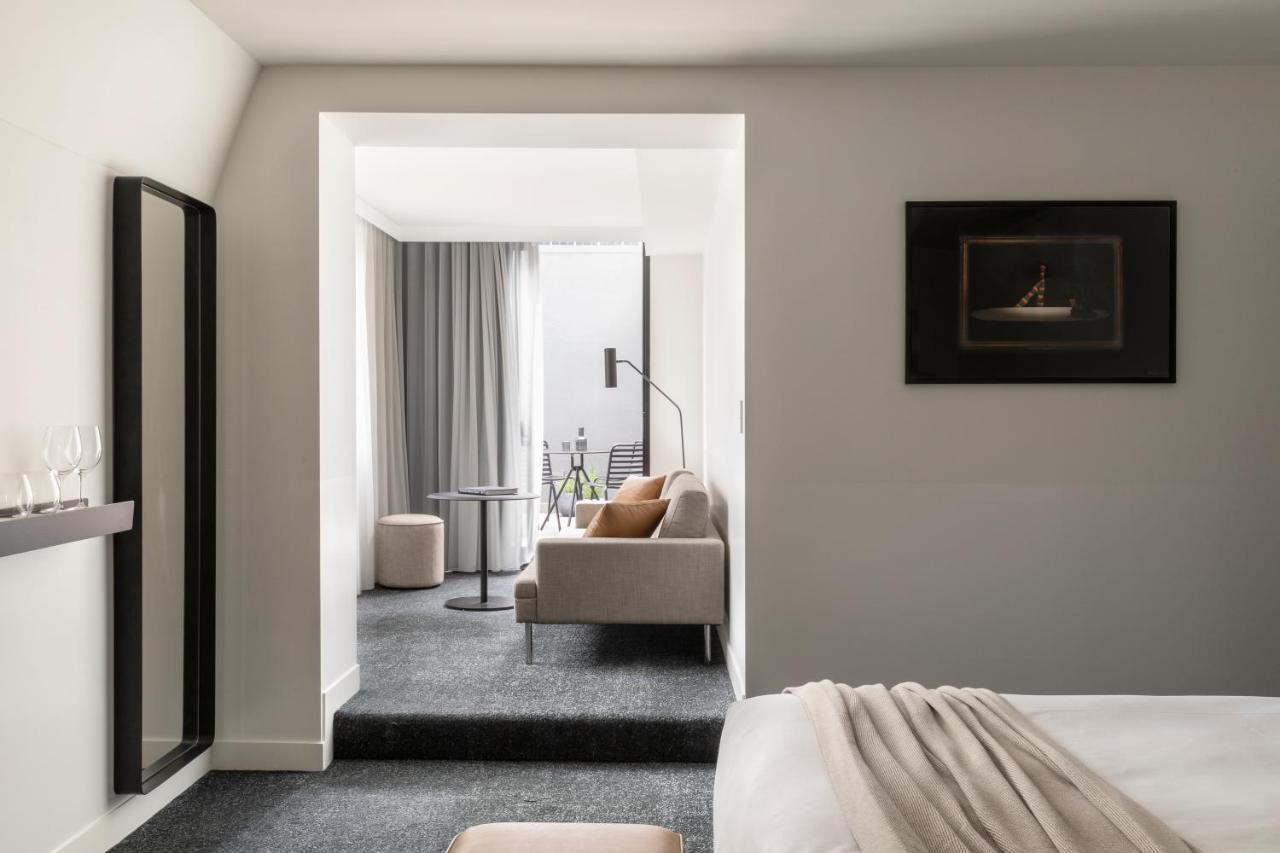 One Bedroom Terrace Suite – complimentary drinks during hosted hour WiFi