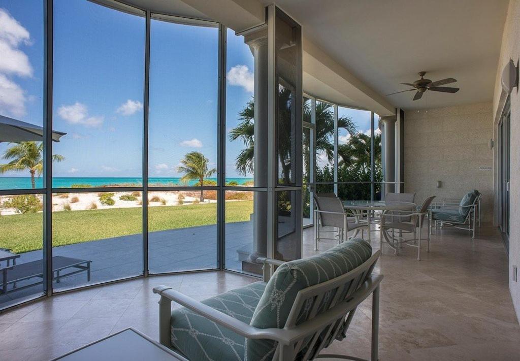 One-Bedroom Suite Ocean Front