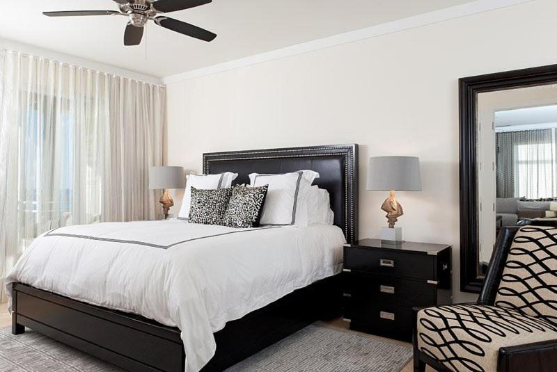 One-Bedroom Suite Ocean Front