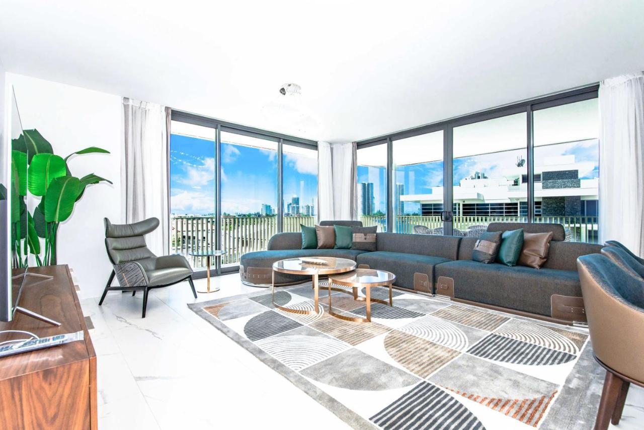 Luxury Penthouse Style Four-Bedroom Apartment