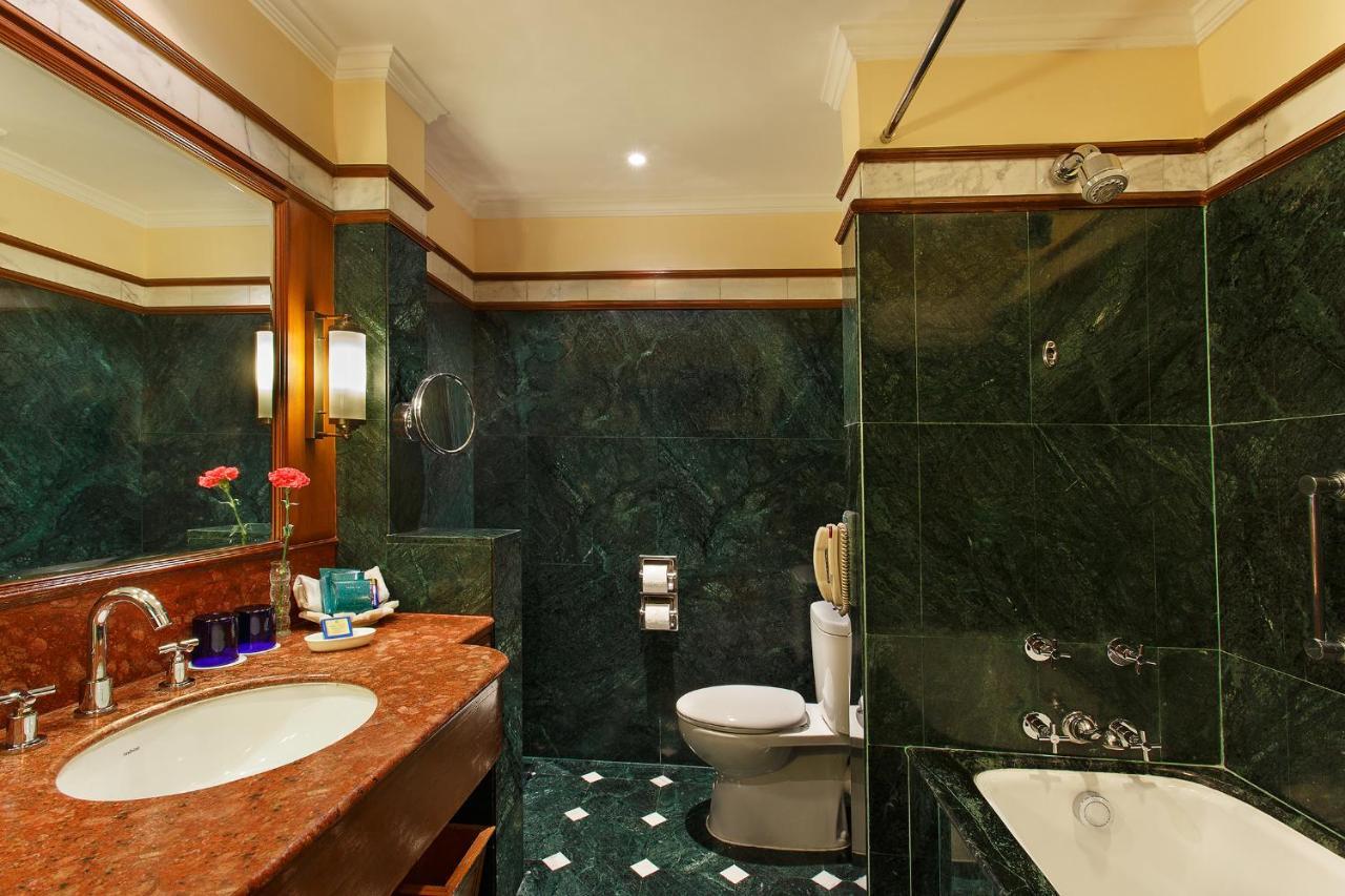 Premier Valley View Room