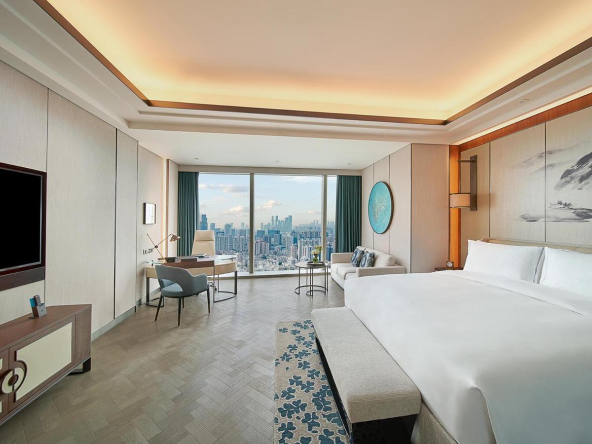 Deluxe King Bed City View Room