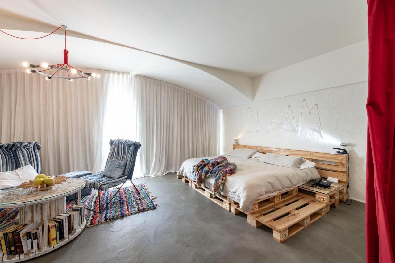 Creative Double Room