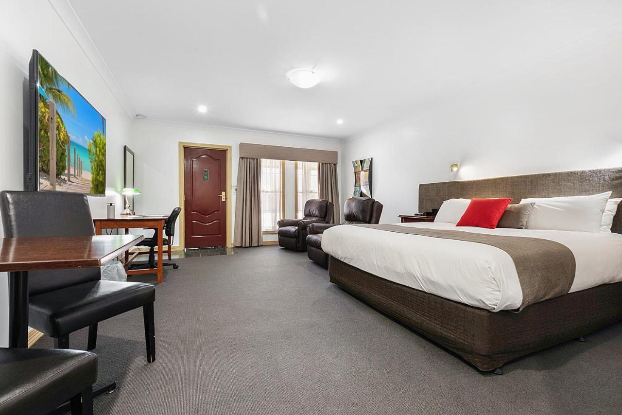 King Suite Spa Bath