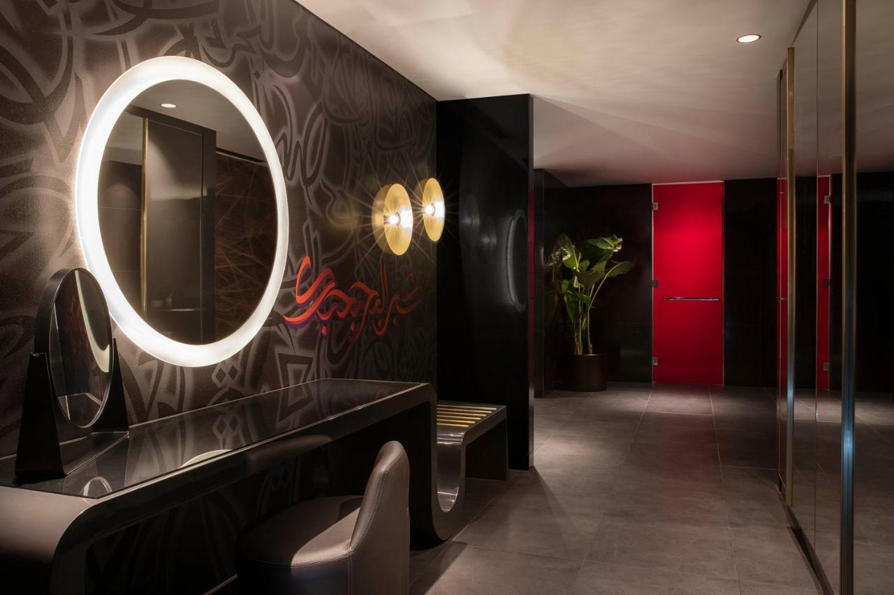 Wunderbare Suite mit Whirlpool und 1 Schlafzimmer, 1 Kingsize-Bett, Hydromassage-Wanne mit eigener Terrasse – inklusive 3 Stunden freier Konsum ausgewählter Getränke