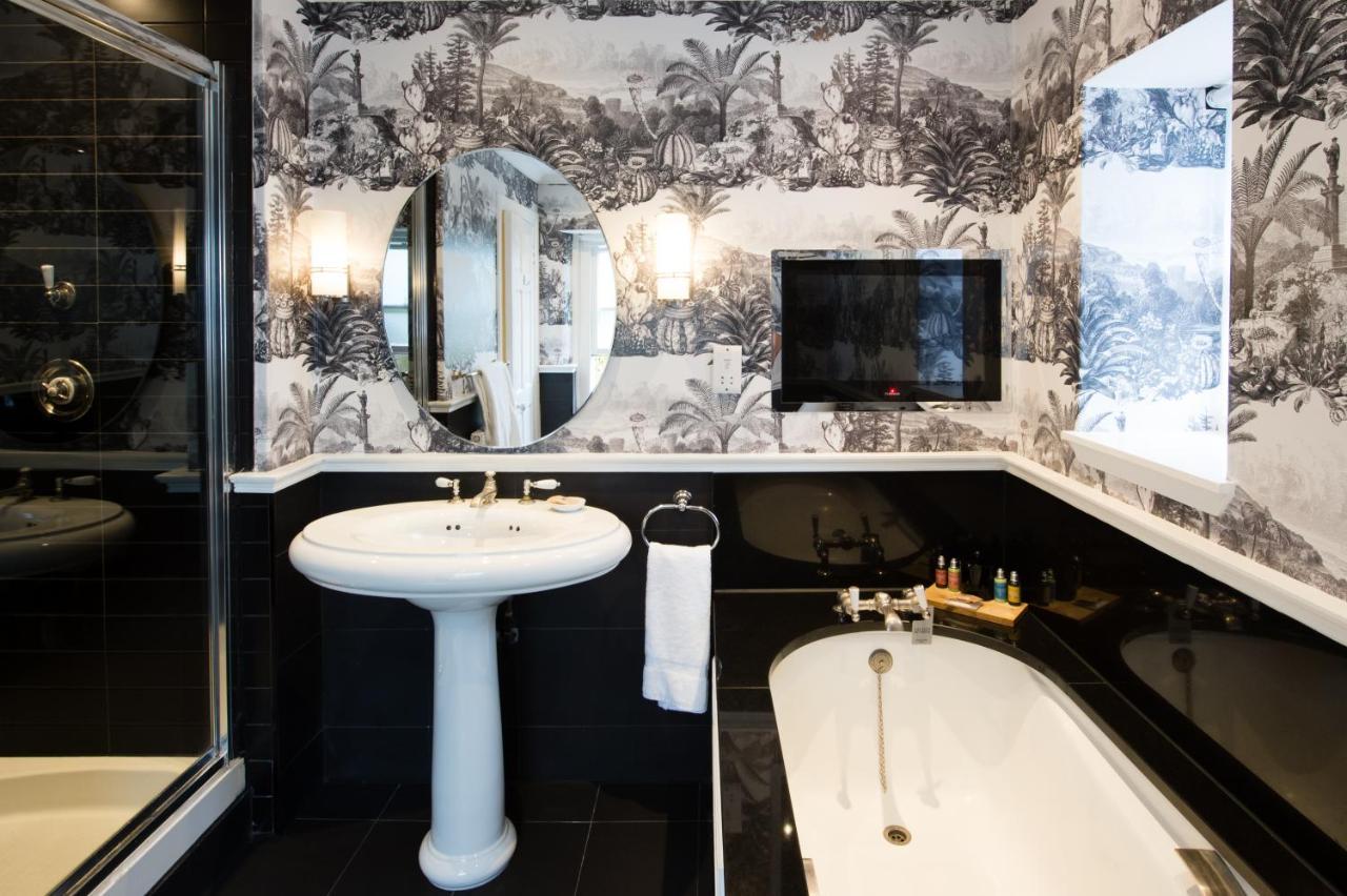 Signature Suite