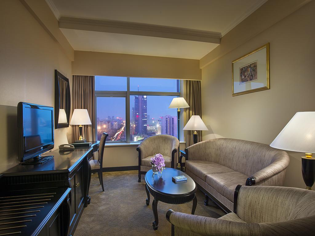 Business Suite with One Double Bed
