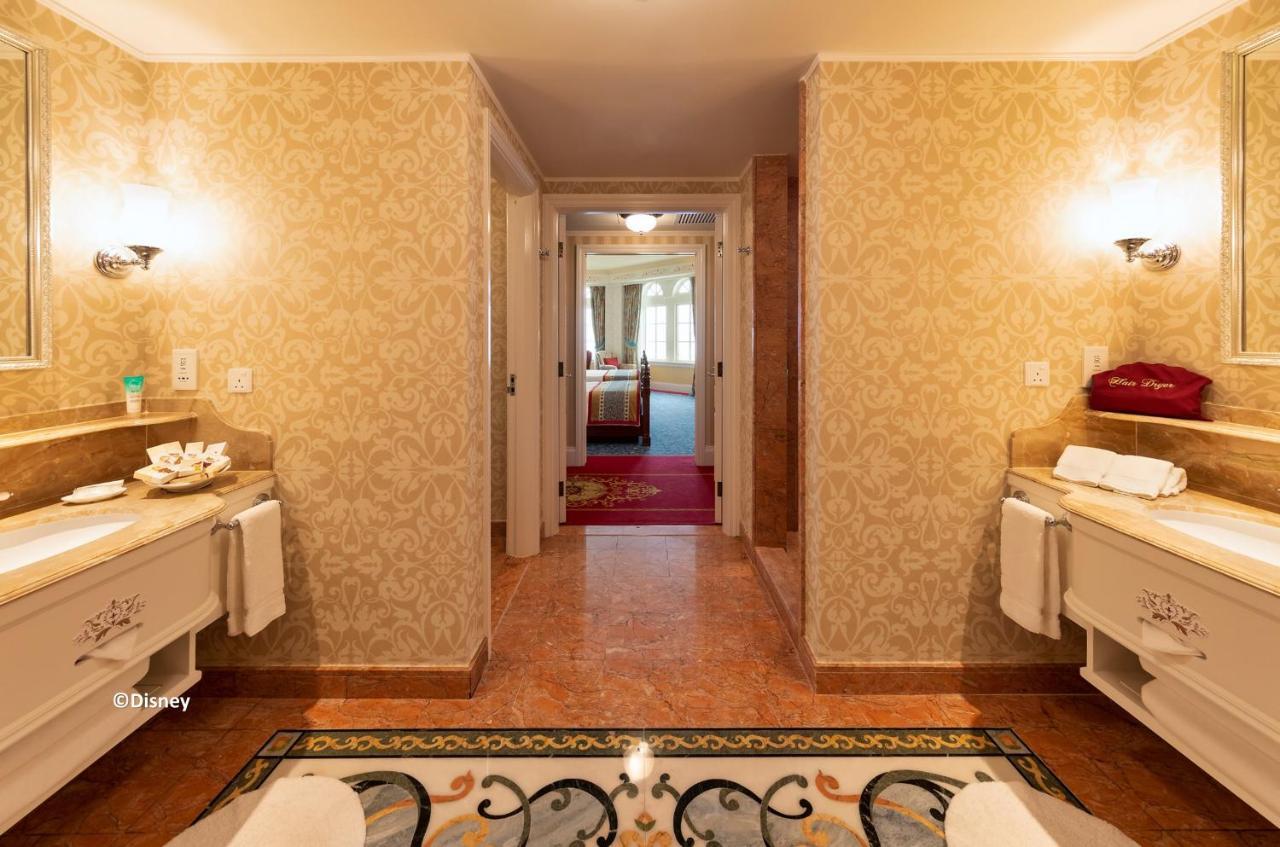 Kingdom Club Suite King Bed or Two Double Beds