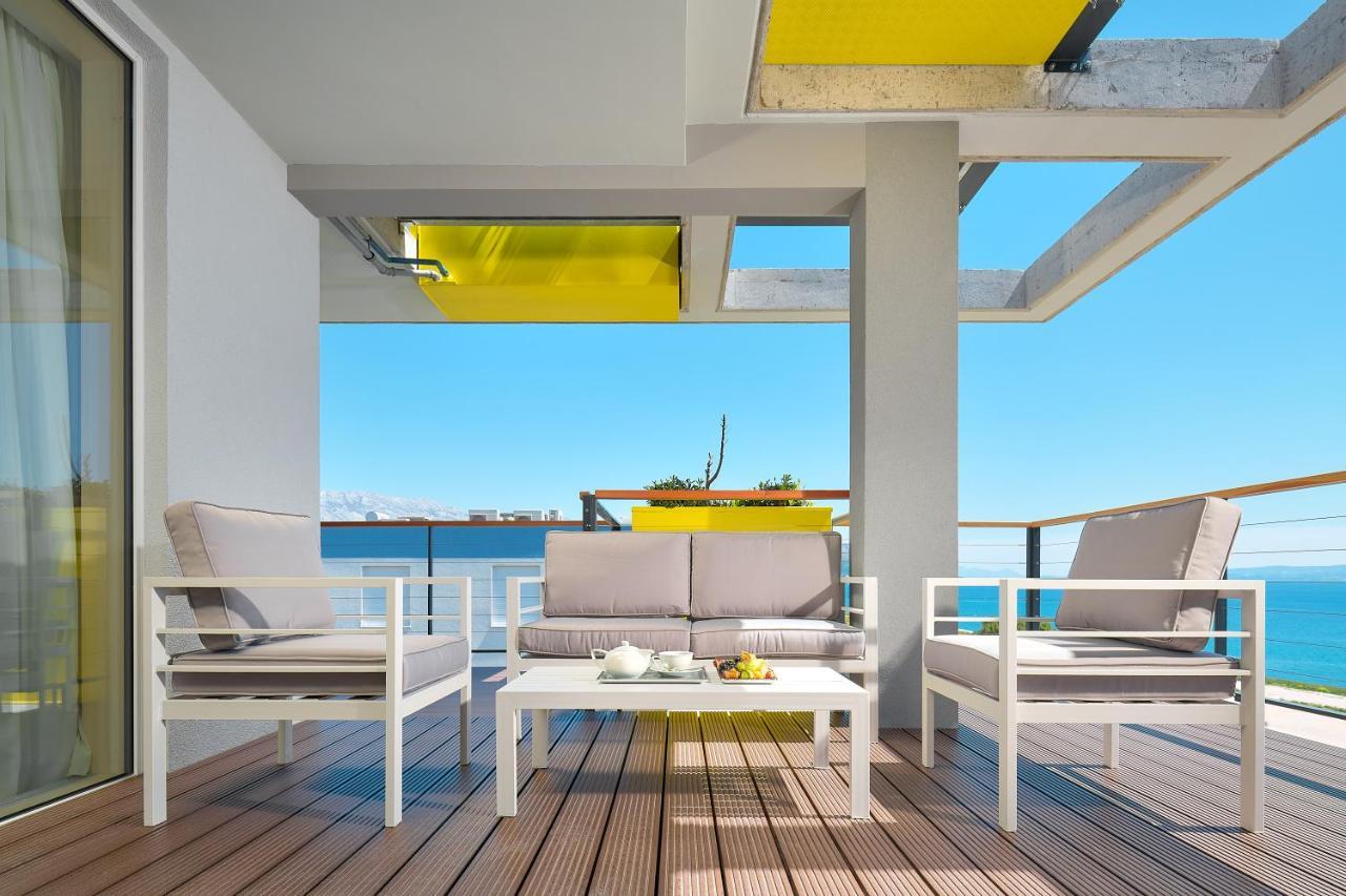 Two-Bedroom Apartment Terrace Sea View Jacuzzi