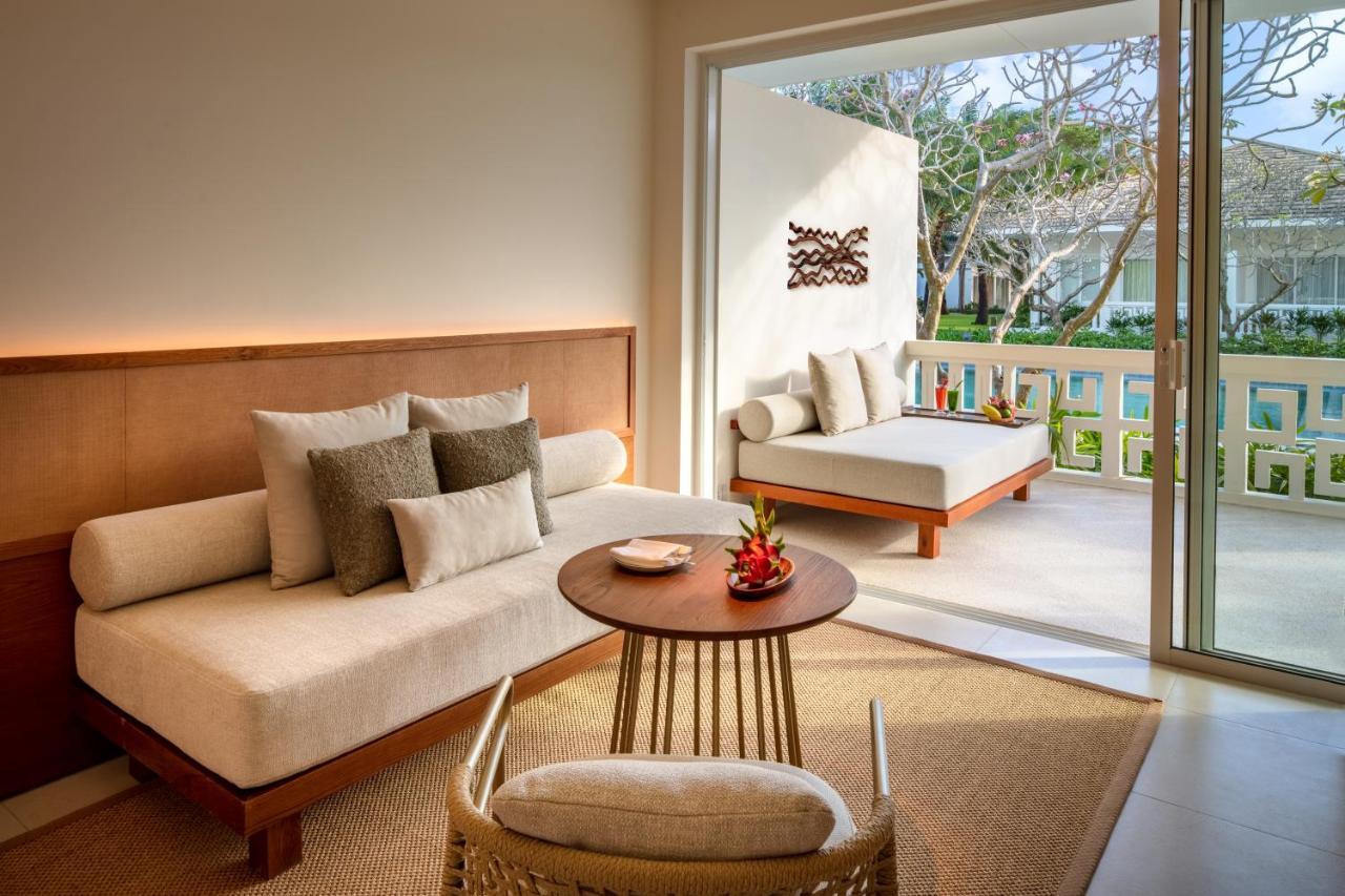 Deluxe Suite with Pool View