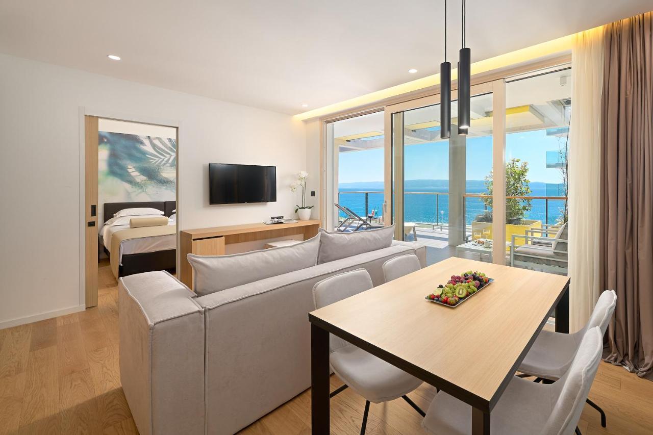 One-bedroom apartment balcony partial sea view