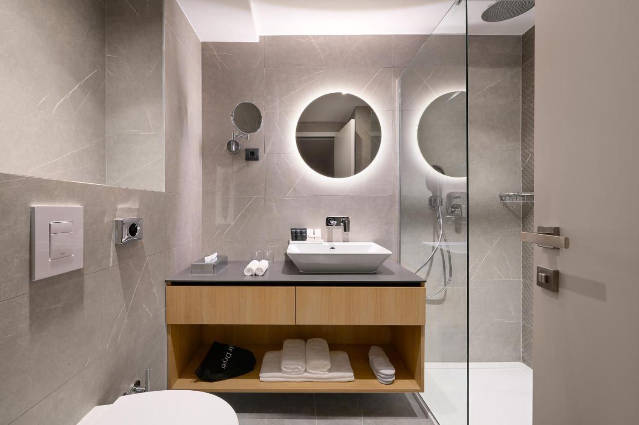 Studio apartment partial sea view