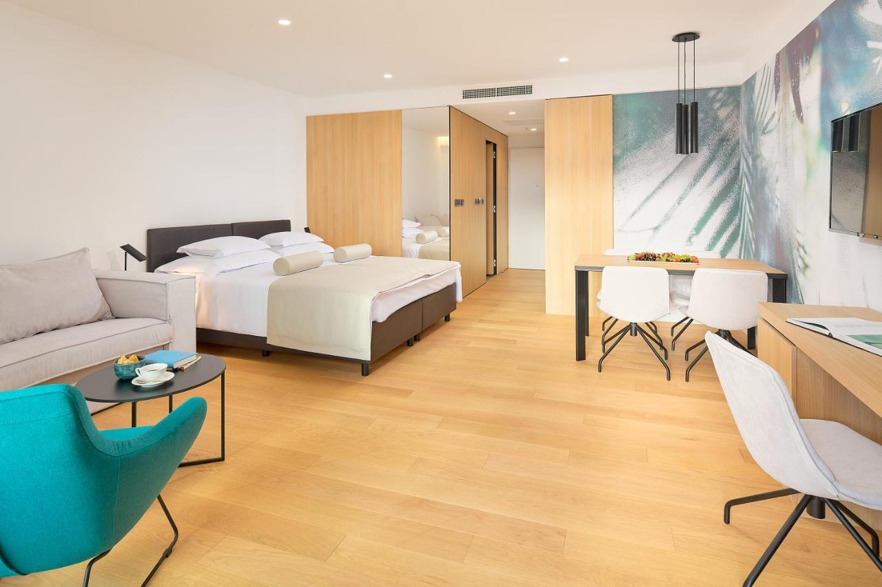 Studio apartment partial sea view