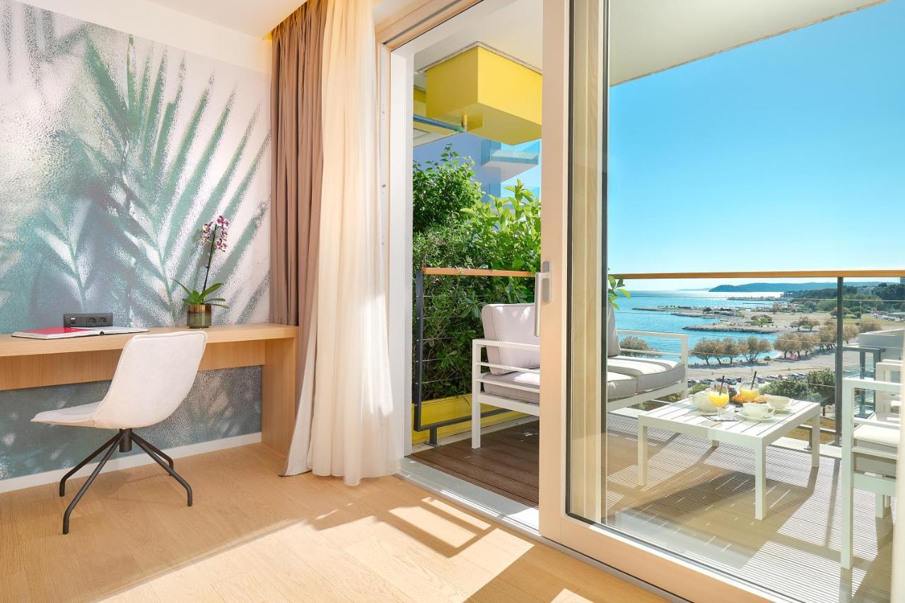 Studio apartment partial sea view