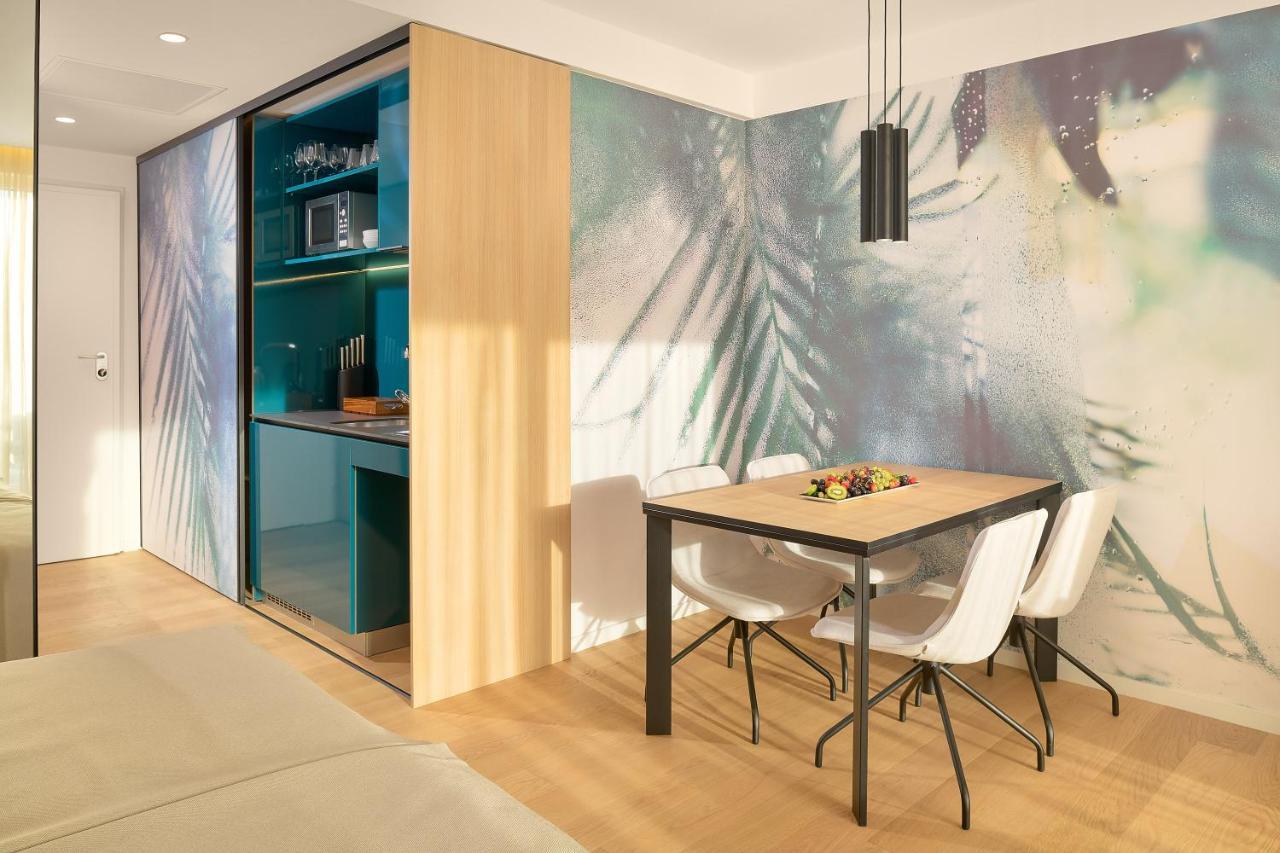 Studio apartment partial sea view
